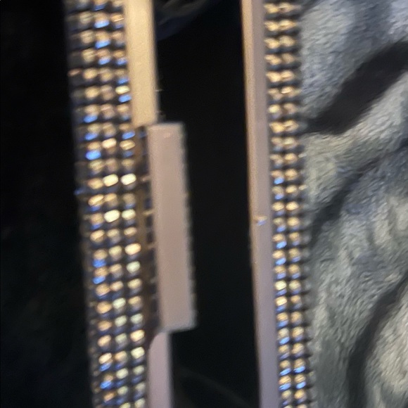 Clutch - Picture 3 of 5